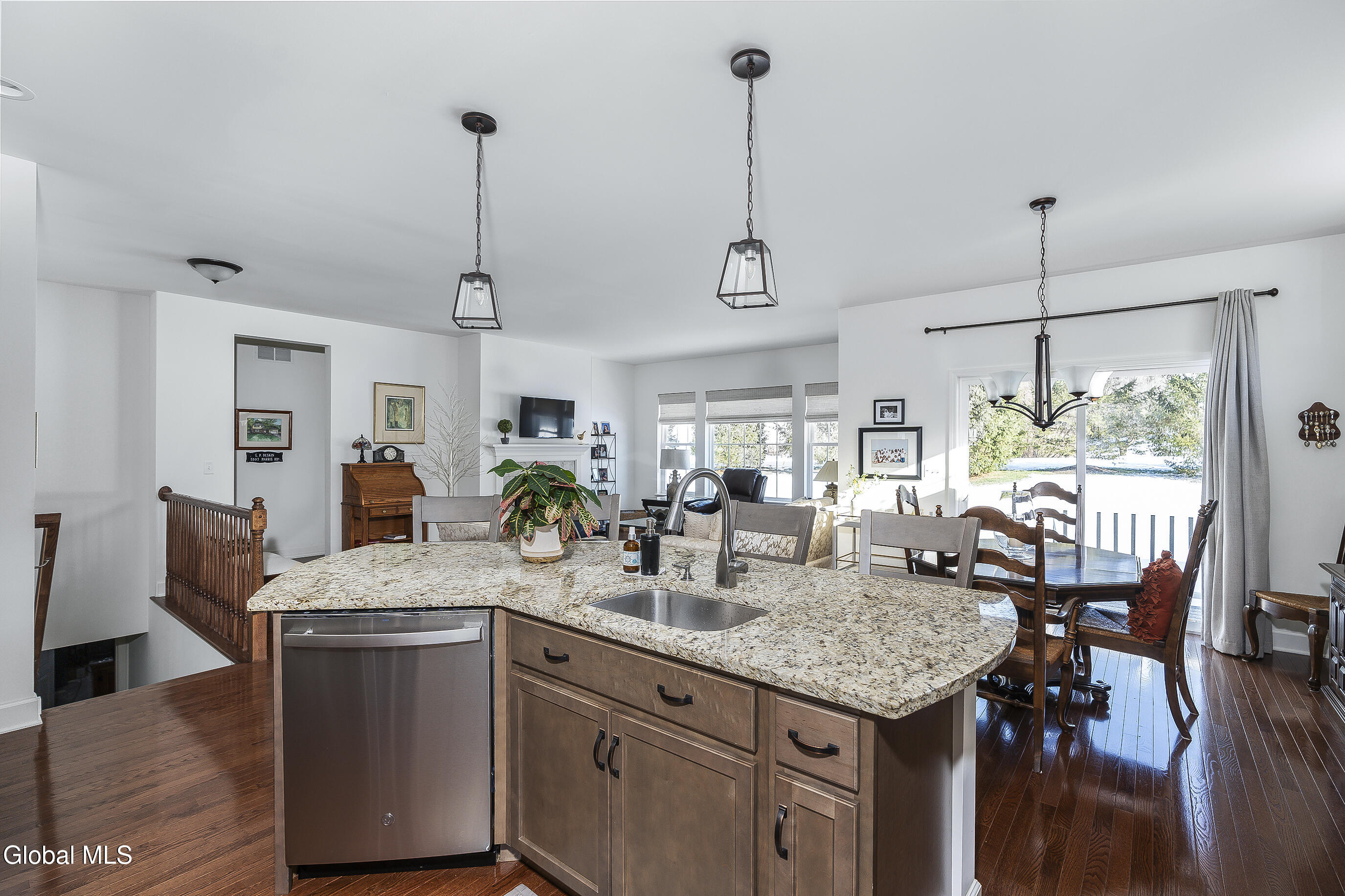 12 Twinflower Court Glenmont NY 12077