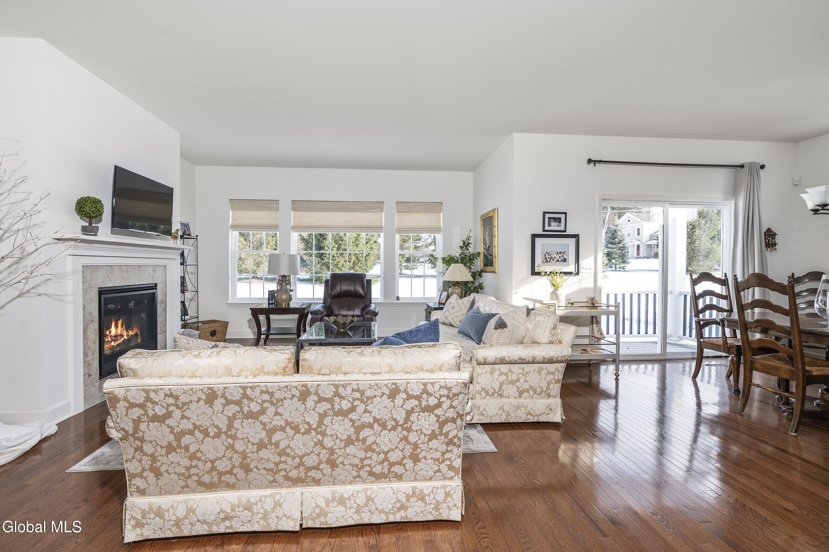 12 Twinflower Court Glenmont NY 12077
