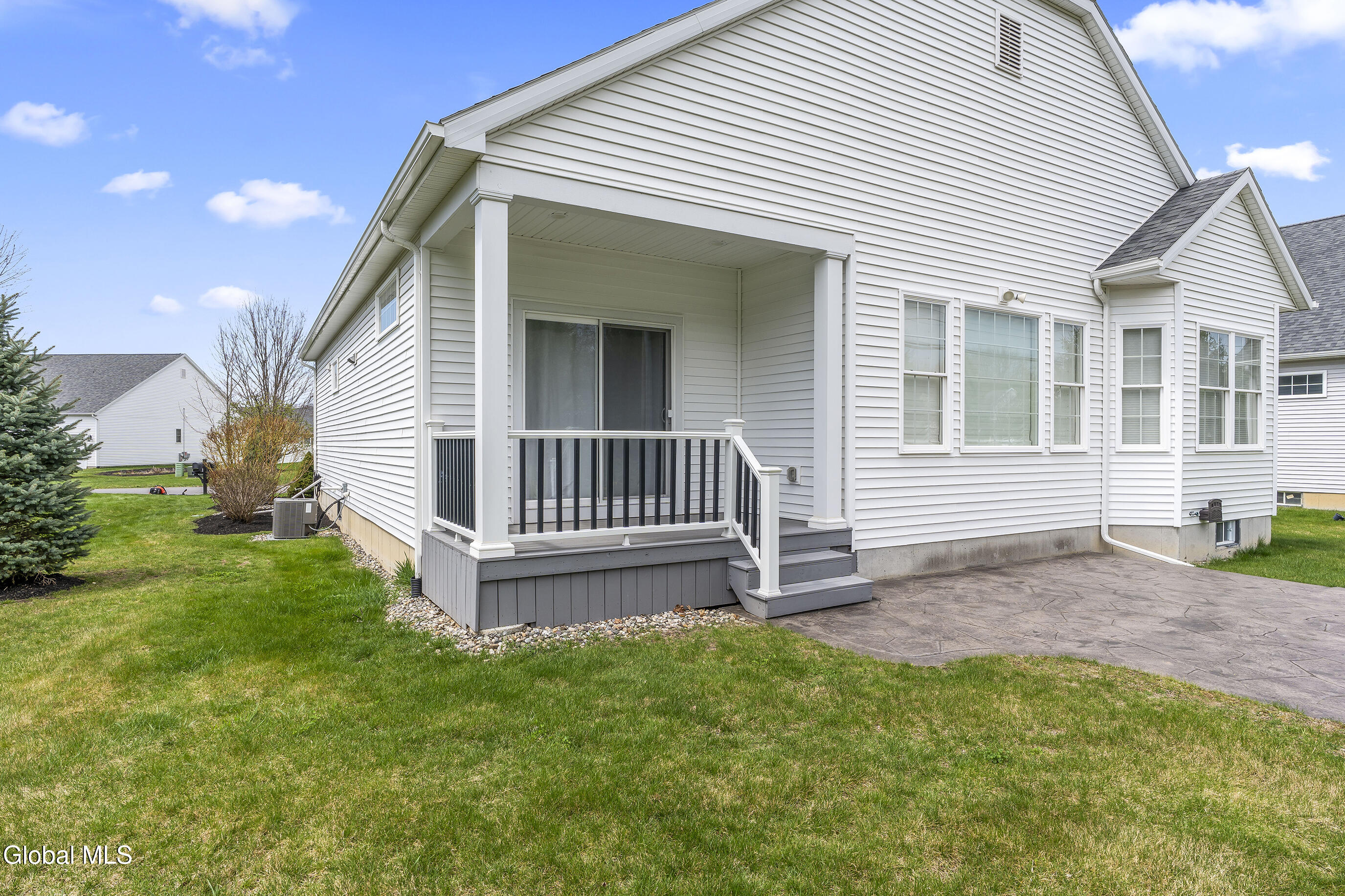12 Twinflower Court Glenmont NY 12077