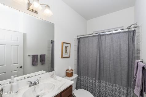 12 Twinflower Court Glenmont NY 12077