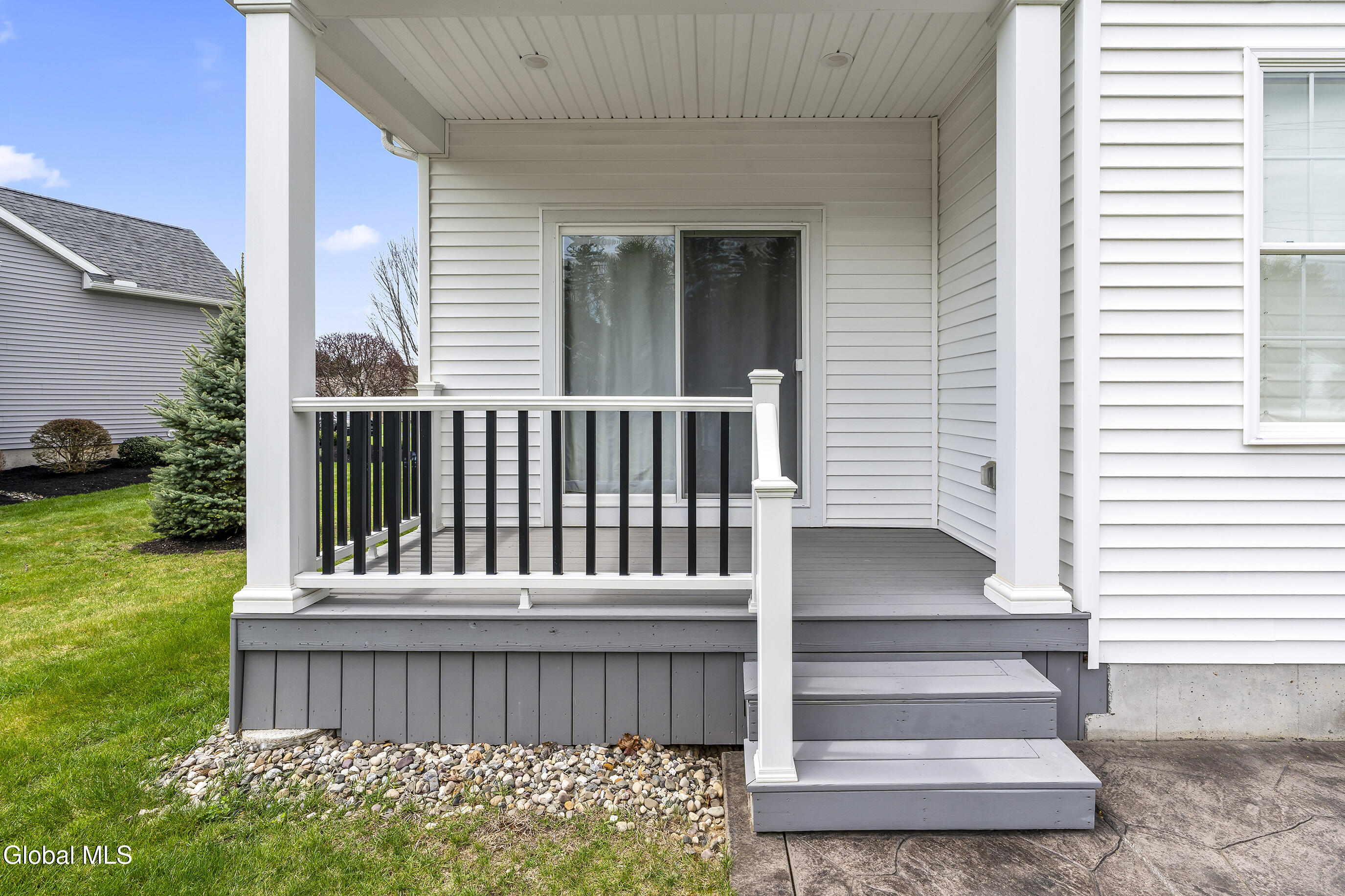 12 Twinflower Court Glenmont NY 12077
