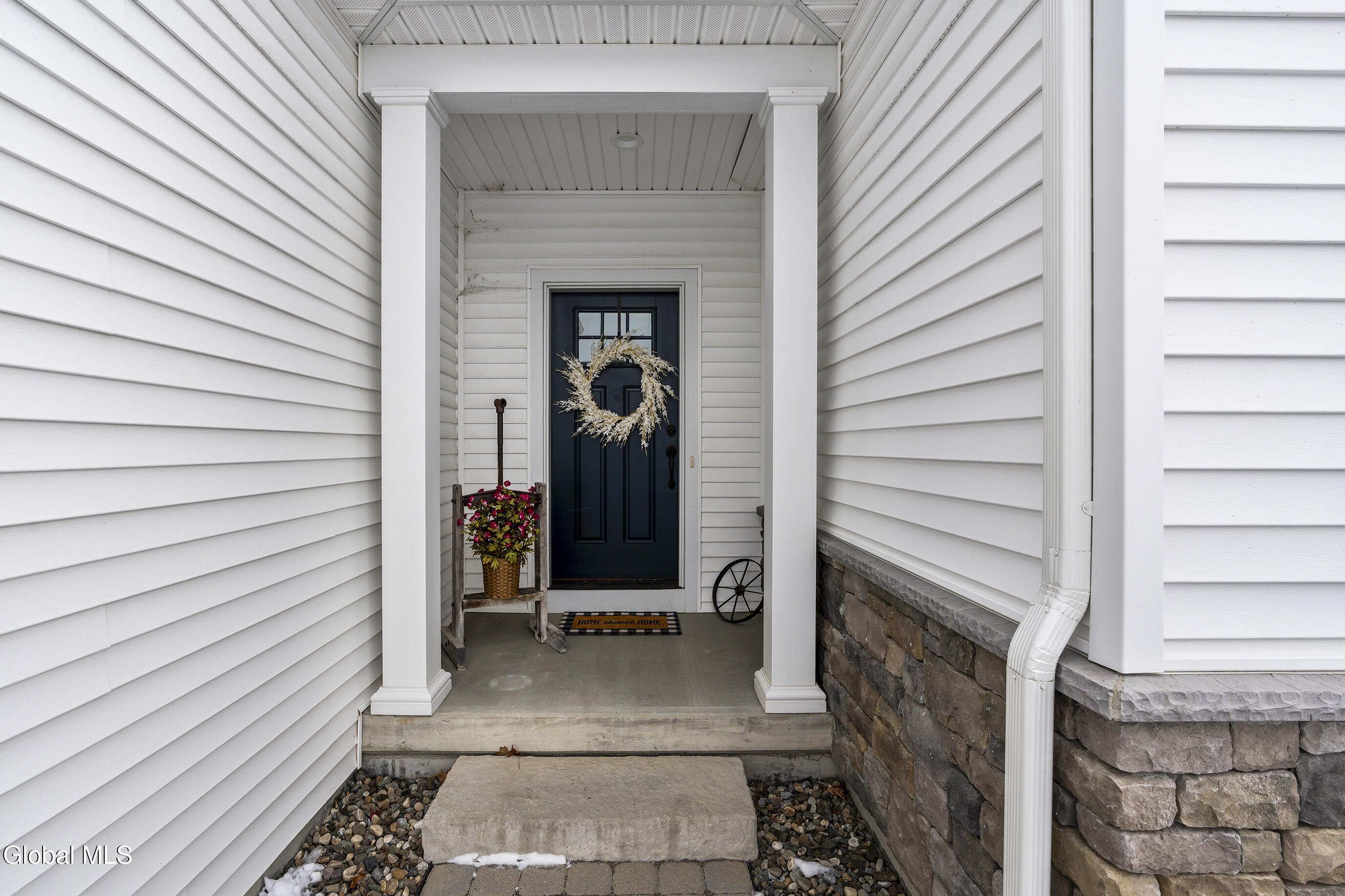 12 Twinflower Court Glenmont NY 12077