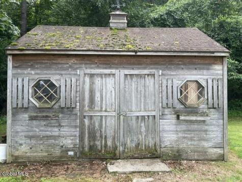 167 Stillwater Bridge Road Schaghticoke NY 12154