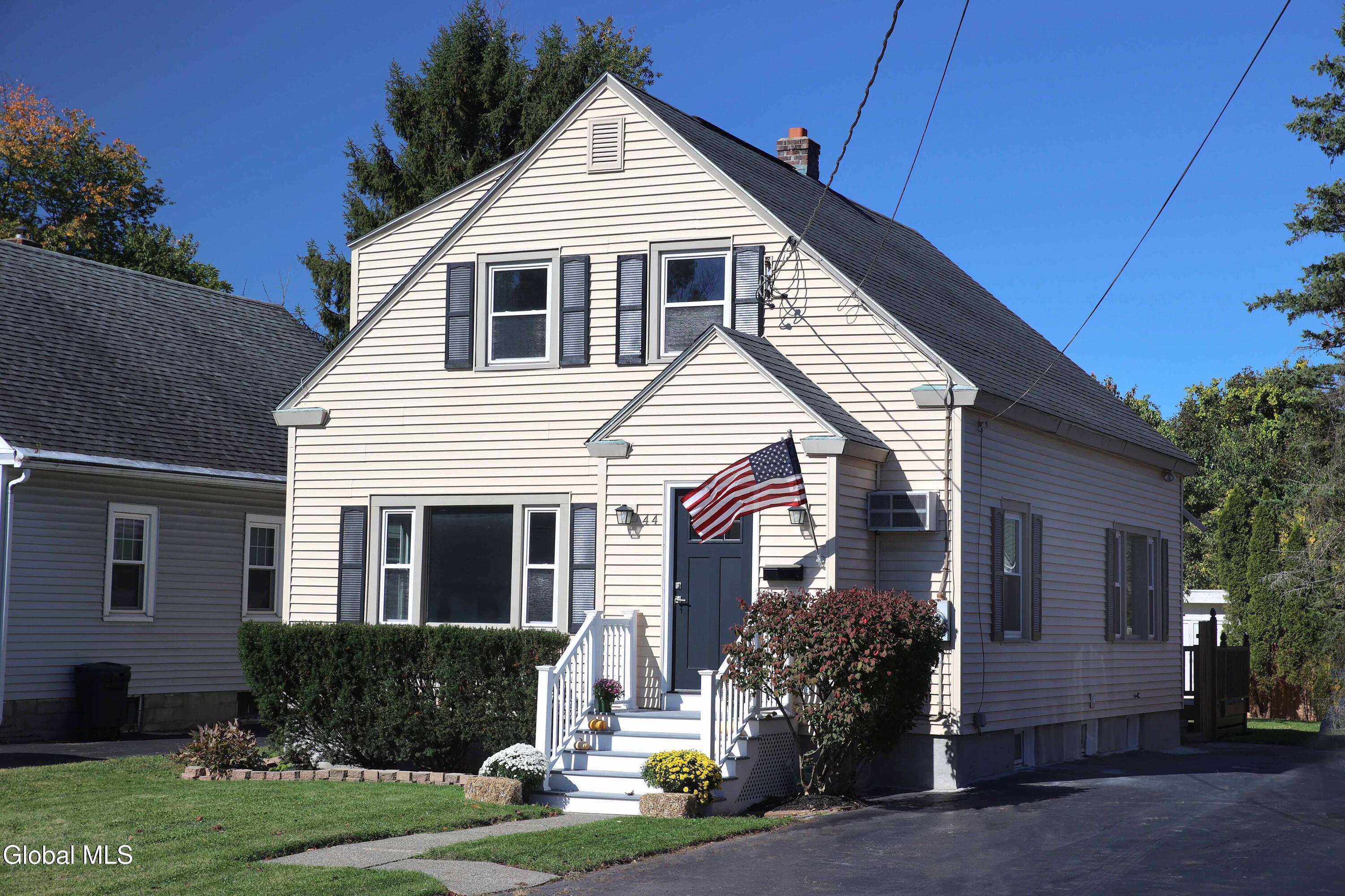 44 Swartson Court Albany NY 12209