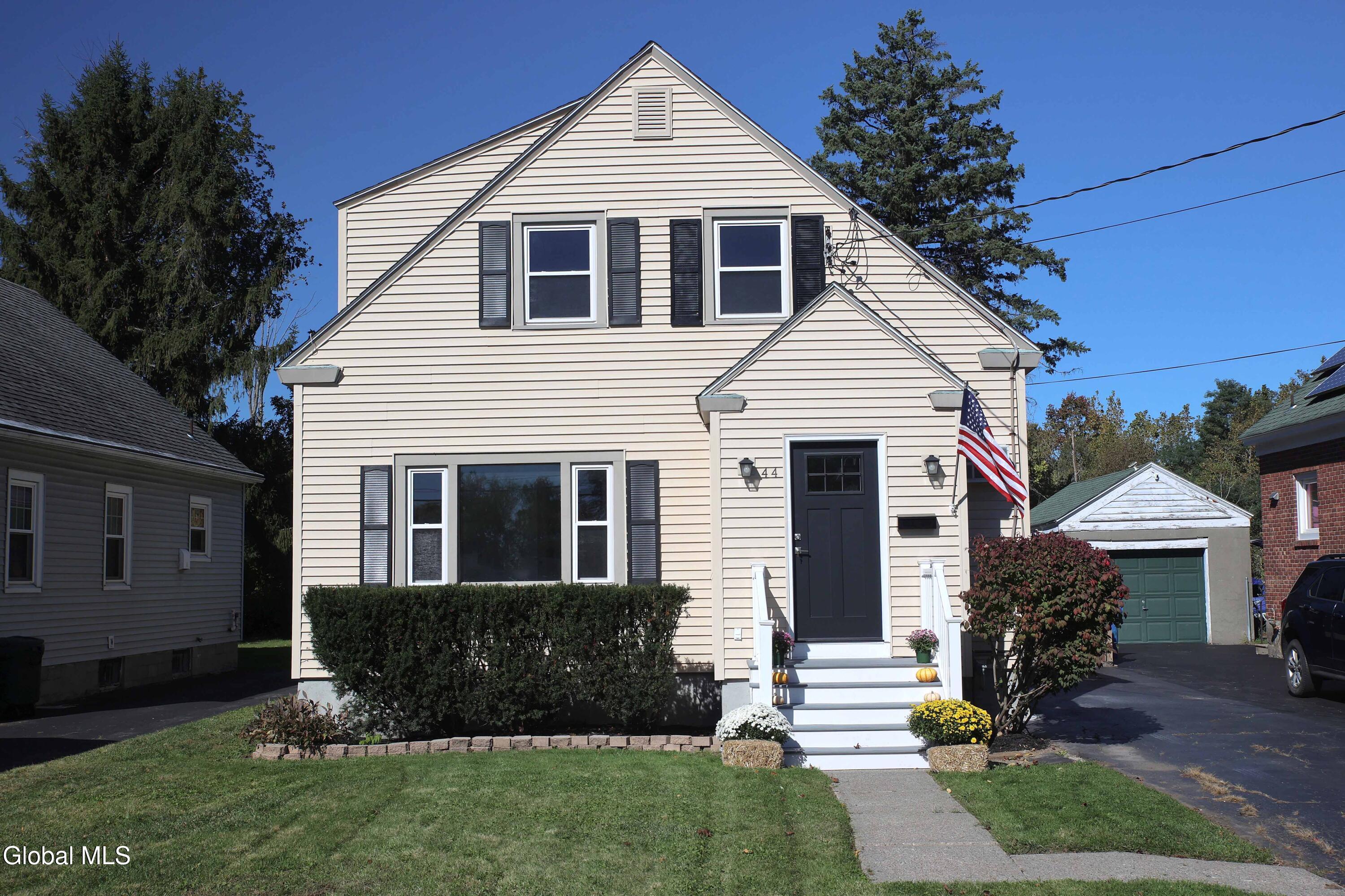 44 Swartson Court Albany NY 12209