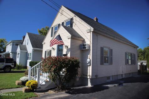 44 Swartson Court Albany NY 12209