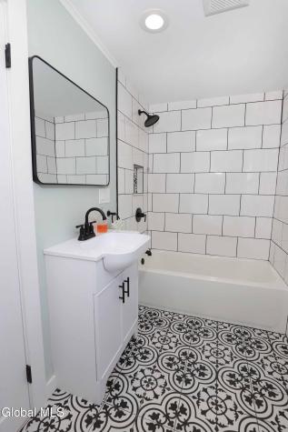 44 Swartson Court Albany NY 12209