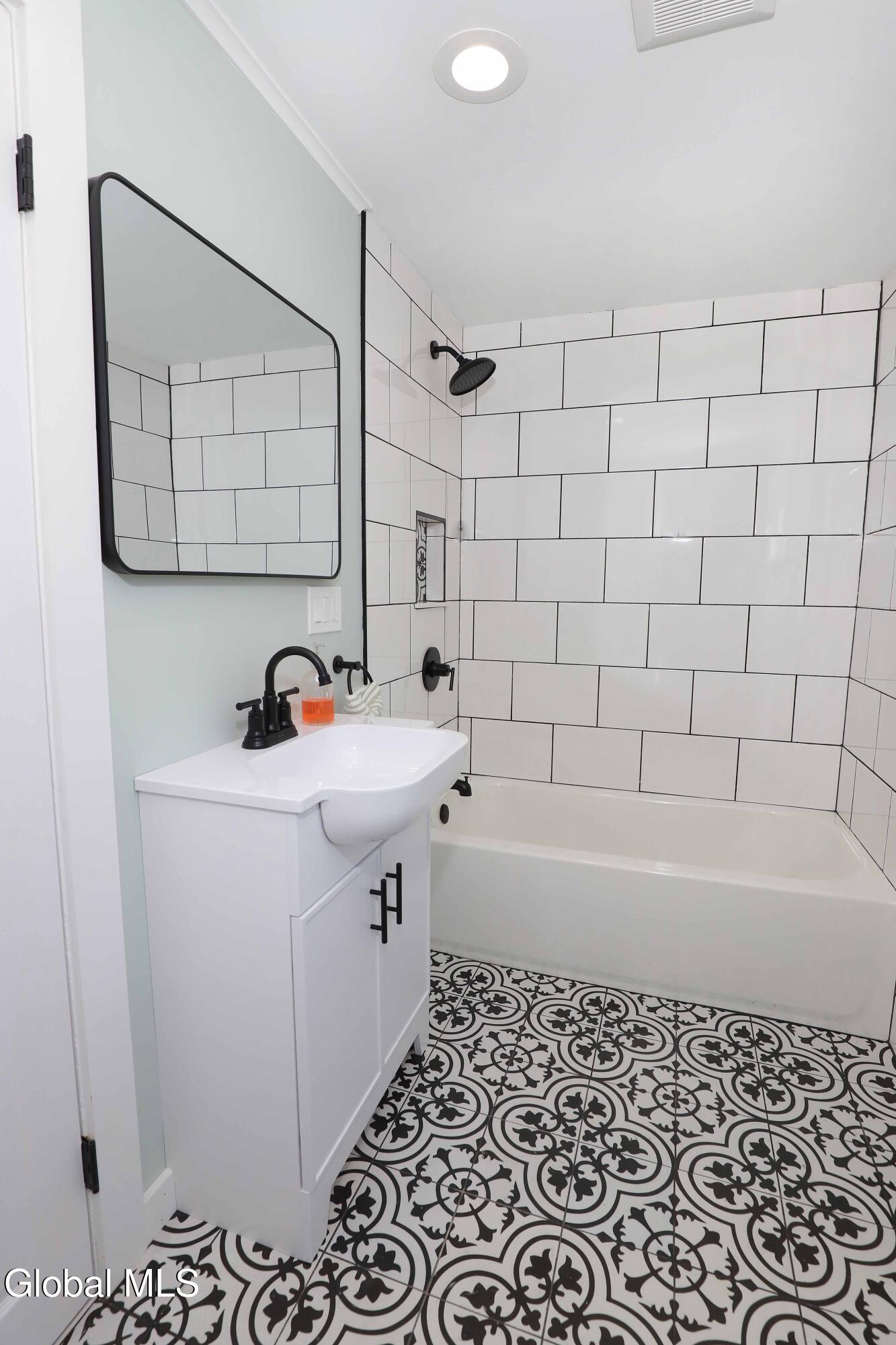 44 Swartson Court Albany NY 12209