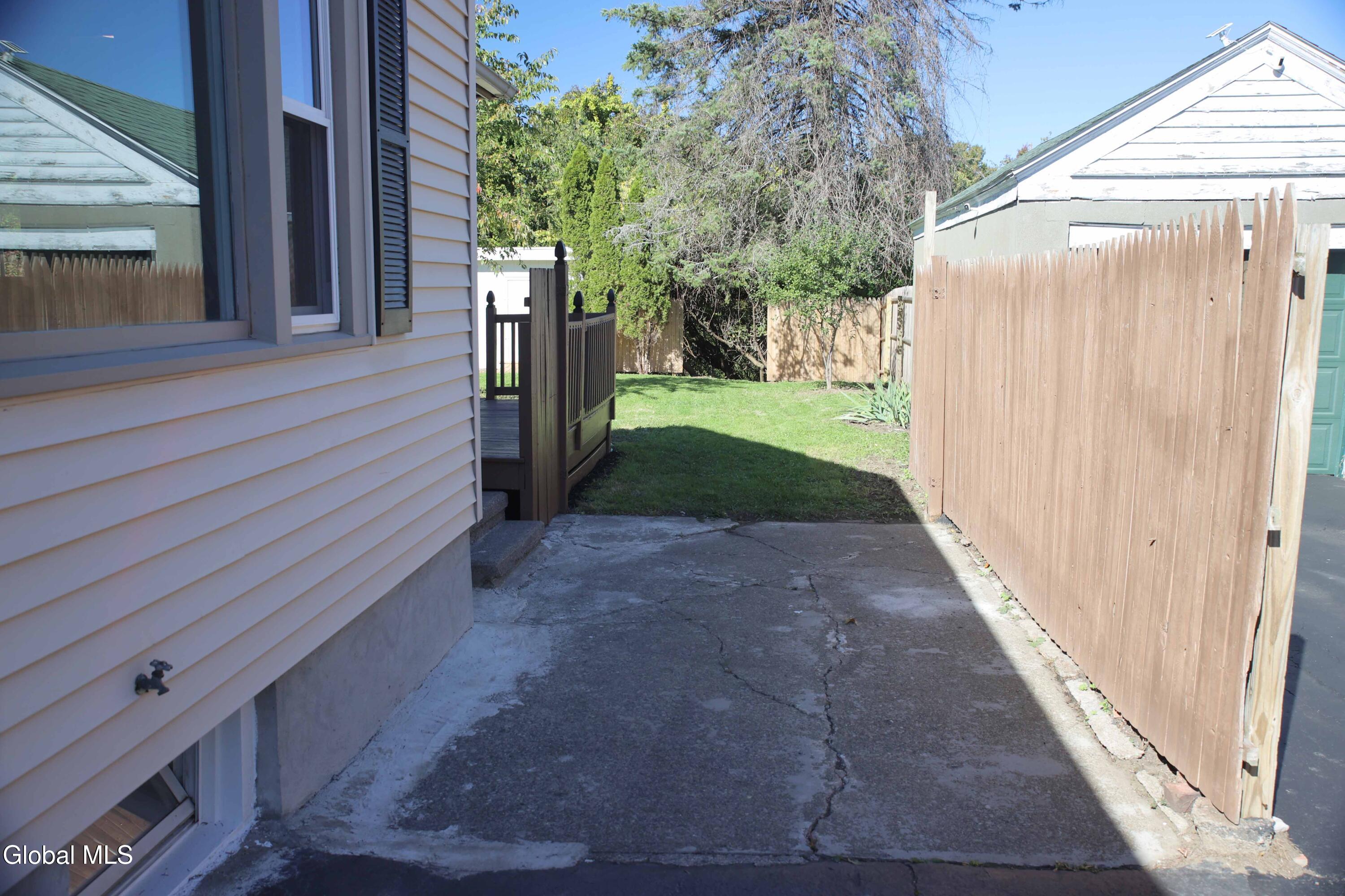 44 Swartson Court Albany NY 12209