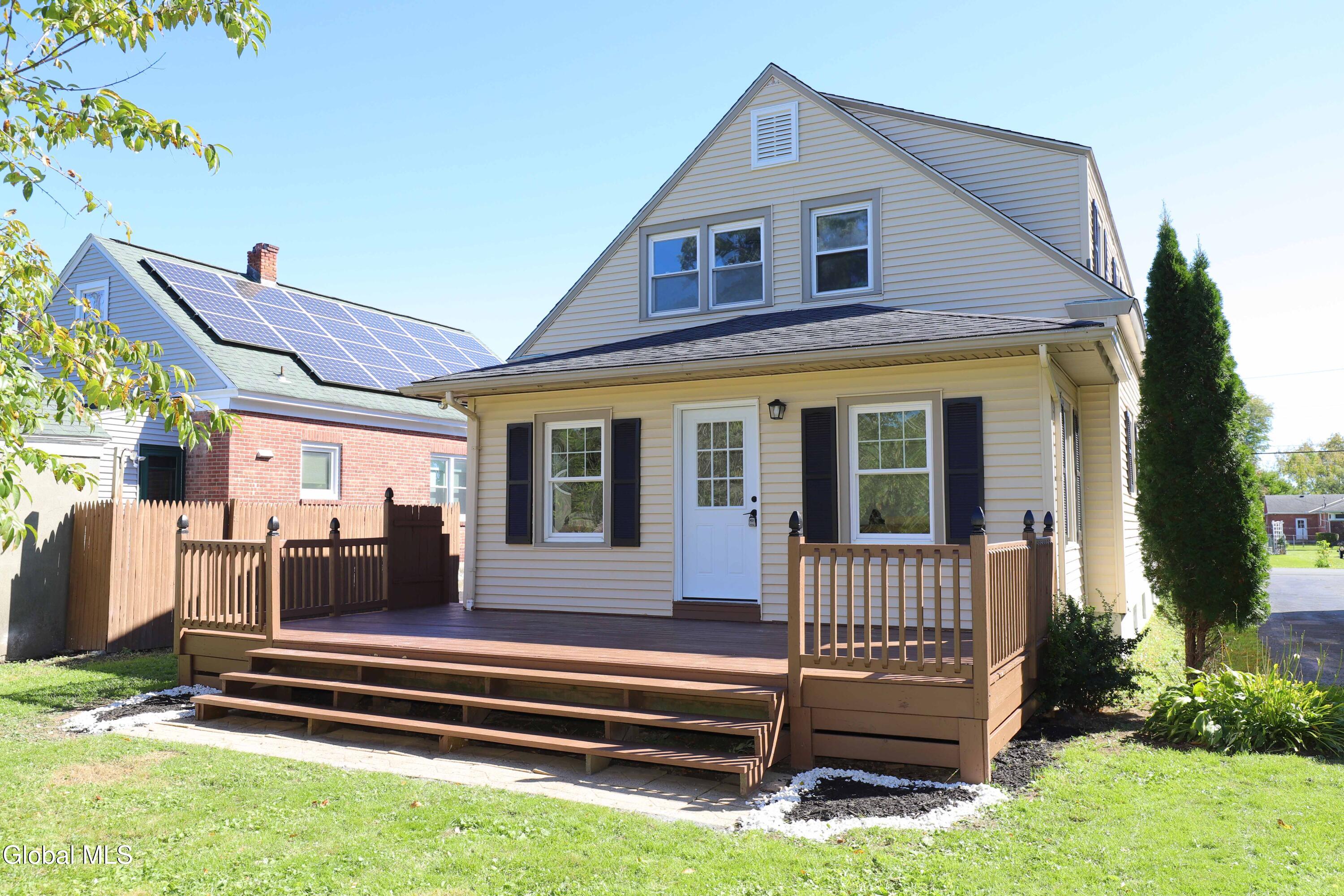 44 Swartson Court Albany NY 12209