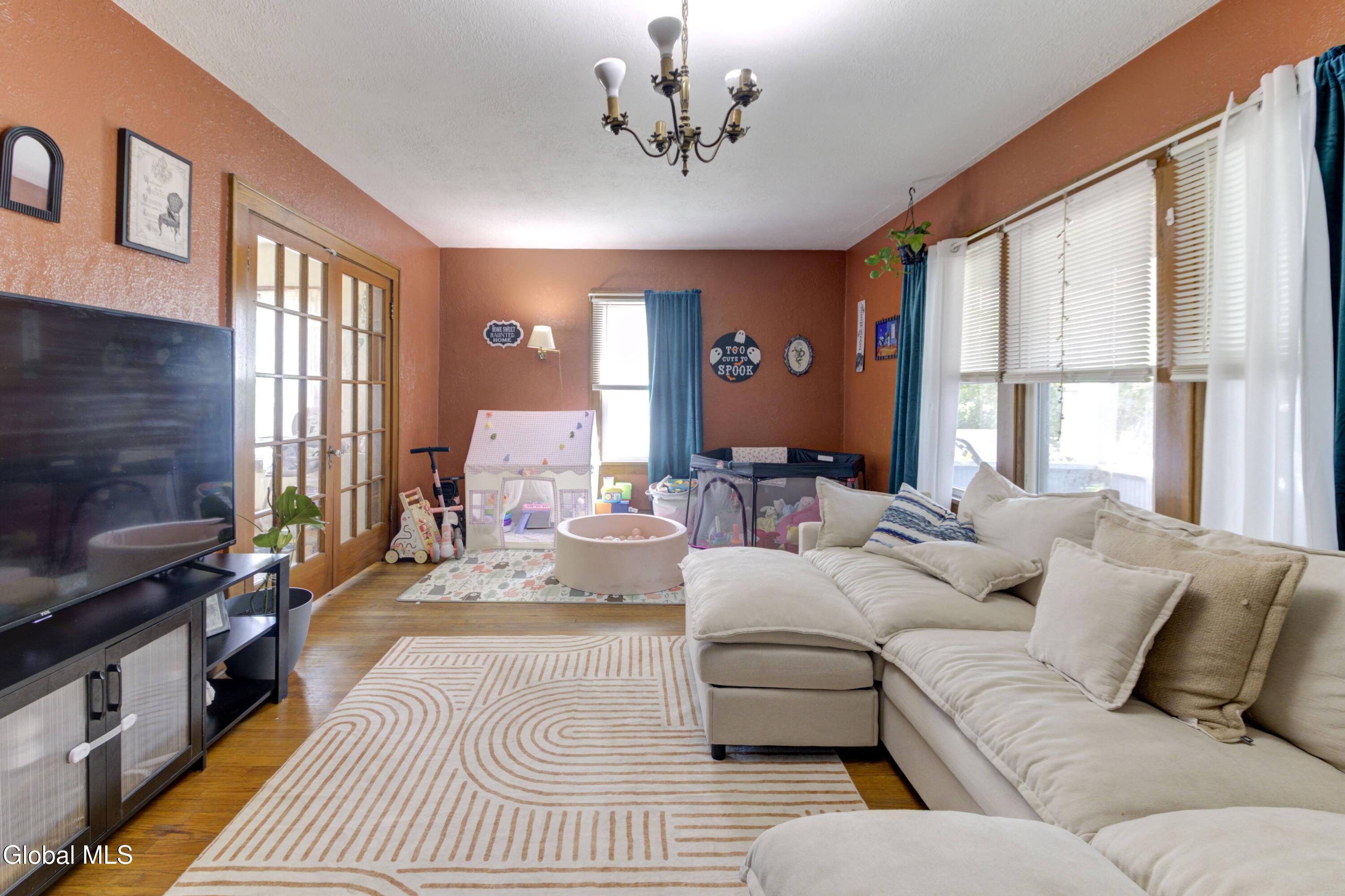 53 Oakland Avenue Gloversville NY 12078