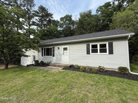 1326 Kings Road Schenectady NY 12303