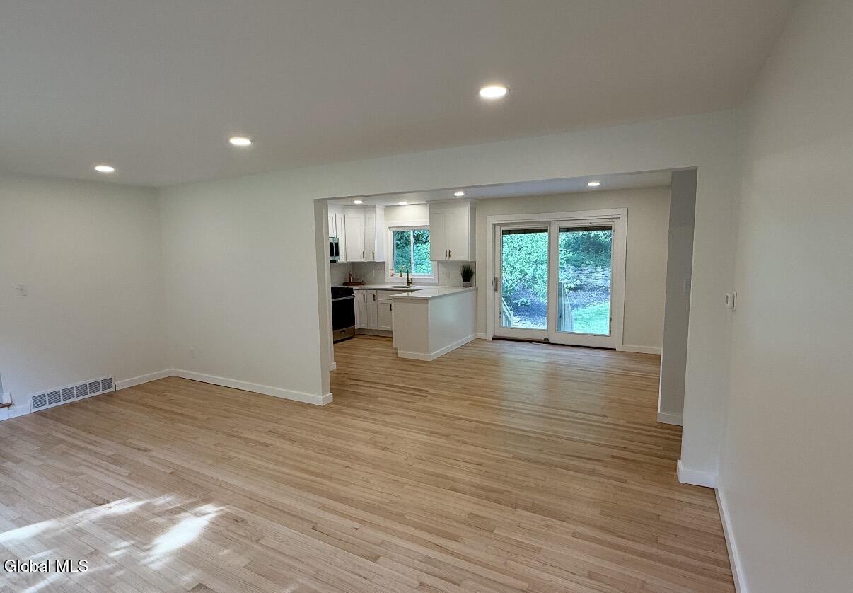 1326 Kings Road Schenectady NY 12303