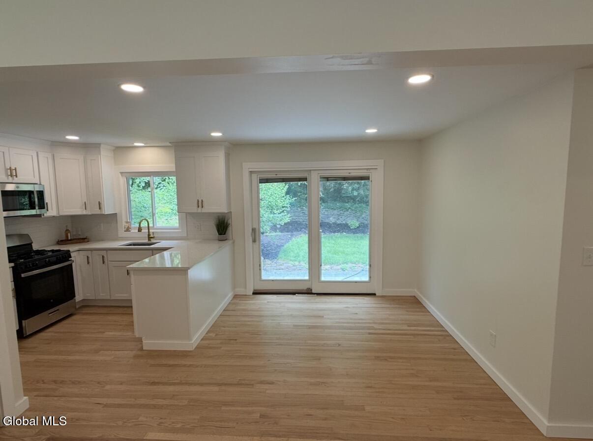 1326 Kings Road Schenectady NY 12303