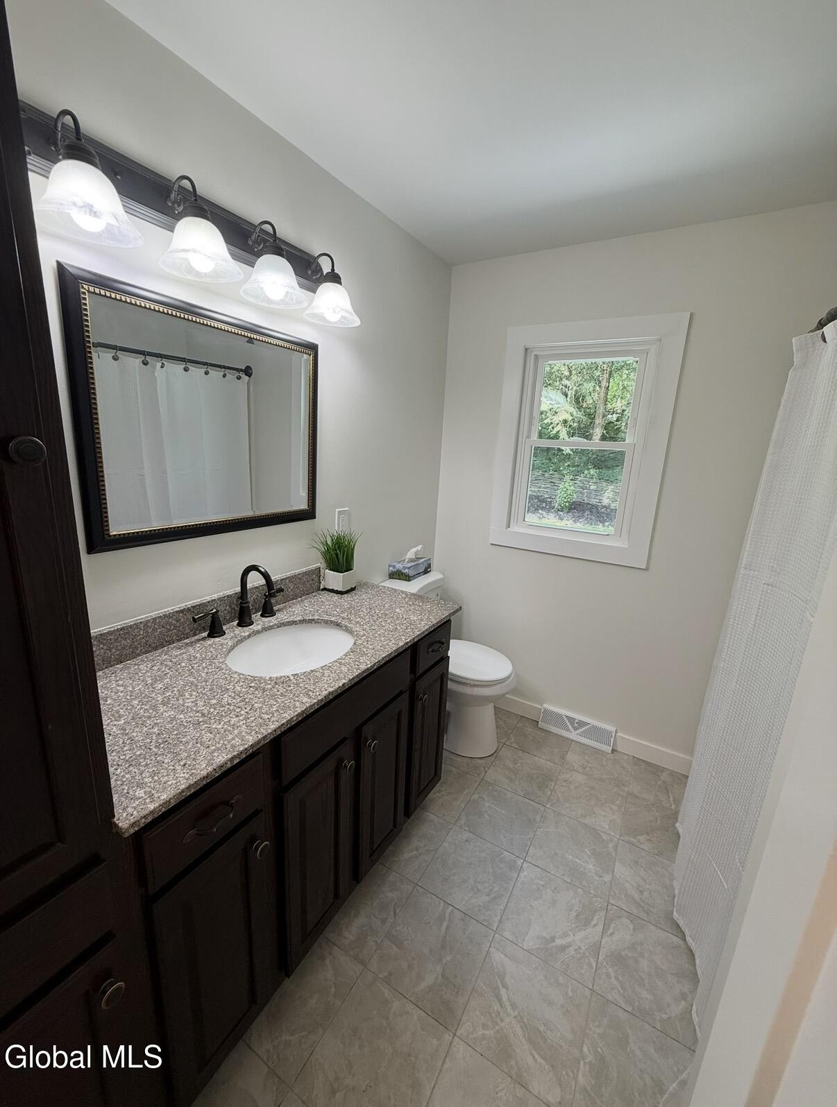 1326 Kings Road Schenectady NY 12303
