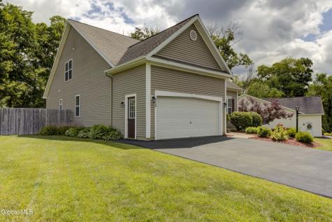 41 Glenview Drive Schenectady NY 12302