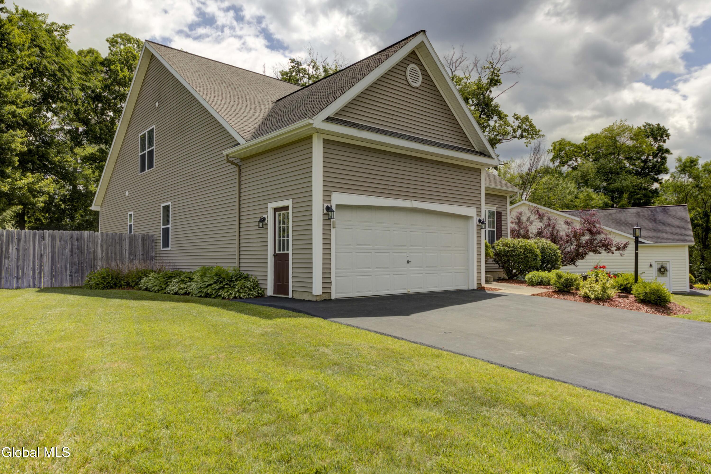 41 Glenview Drive Schenectady NY 12302