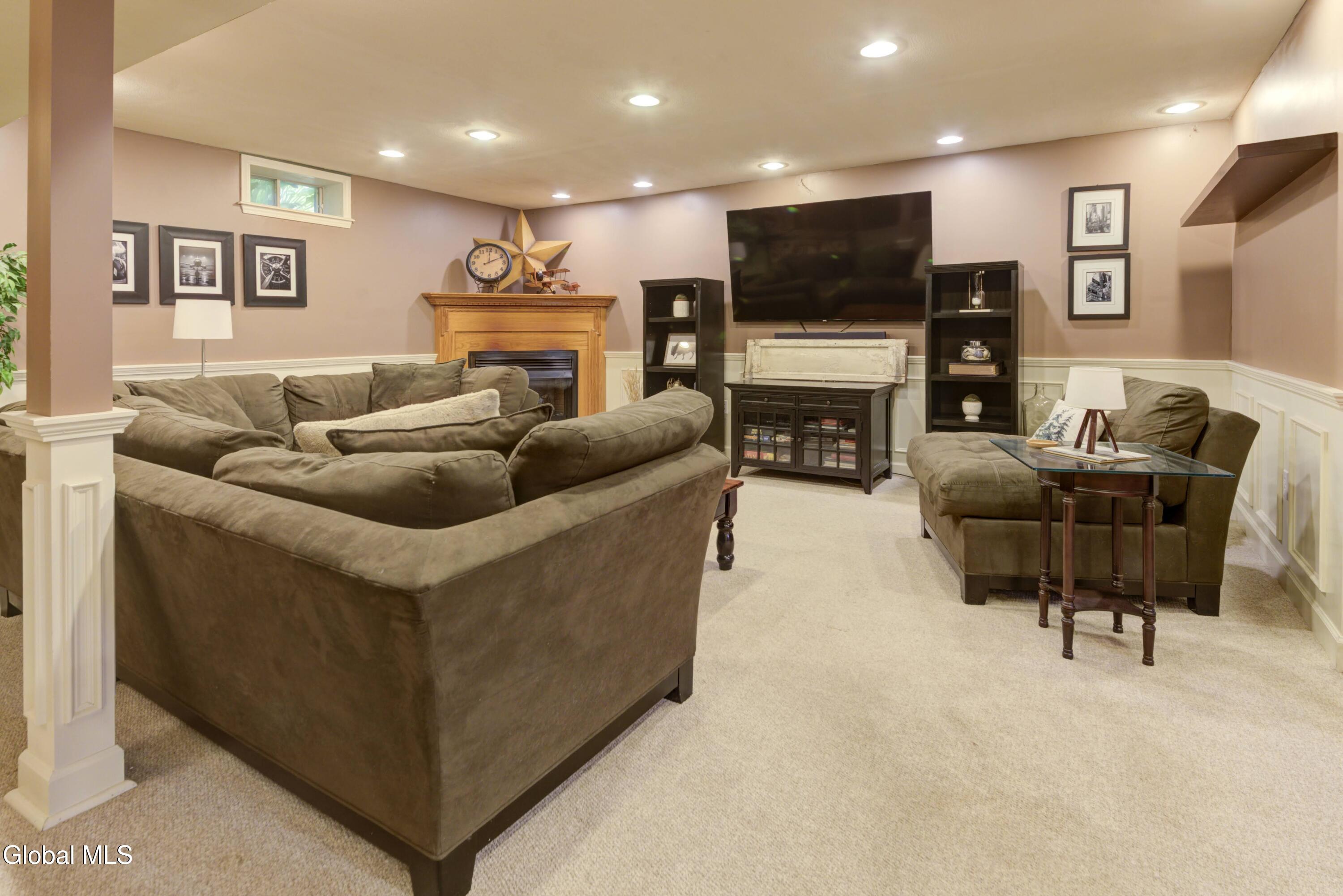 41 Glenview Drive Schenectady NY 12302