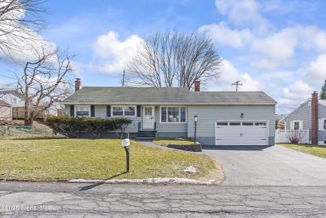 4 Red Lane Drive Loudonville NY 12211