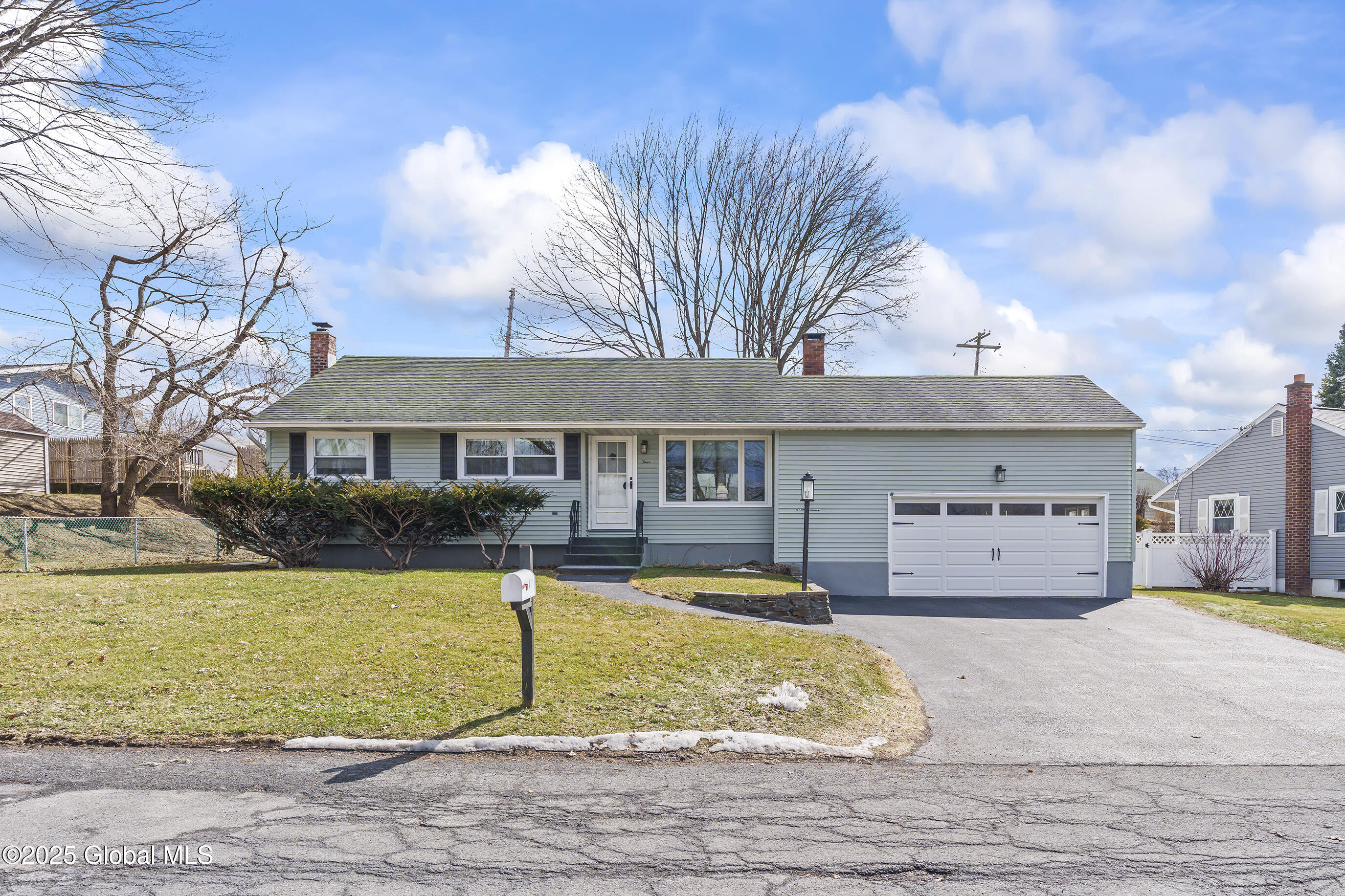 4 Red Lane Drive Loudonville NY 12211