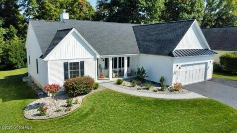 15 Highview Way Mechanicville NY 12118