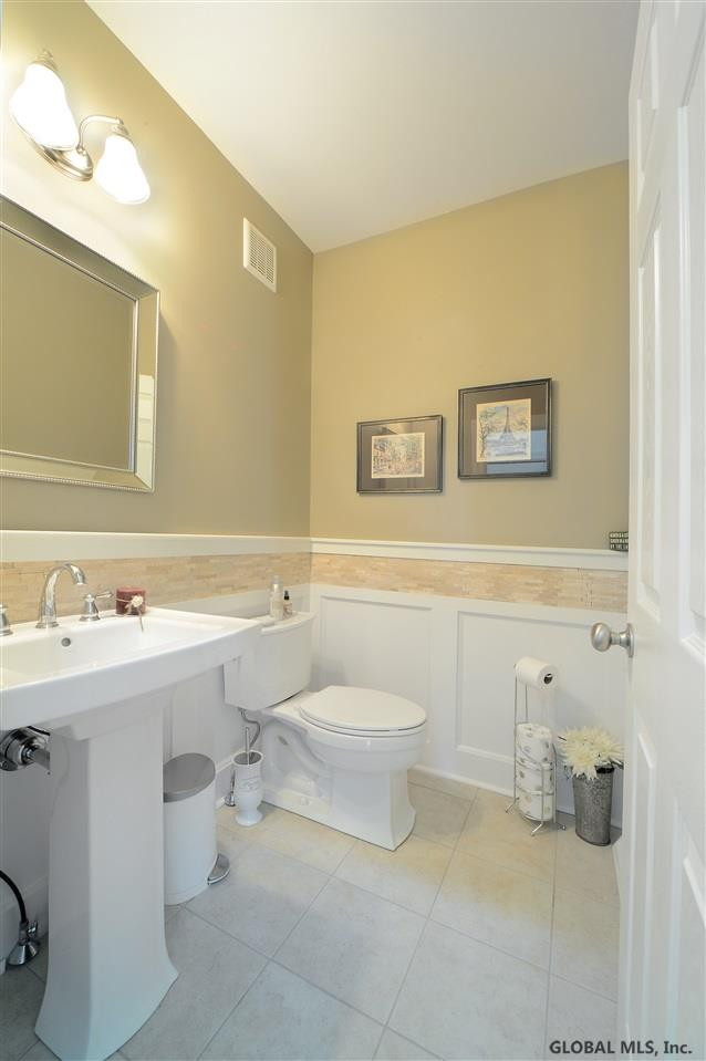61 Lakepointe Way Saratoga Springs NY 12866