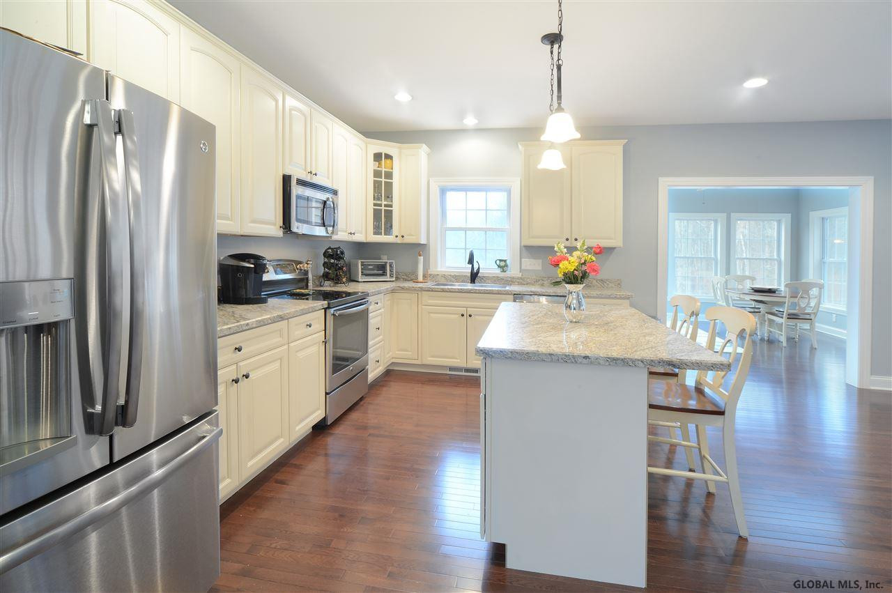 61 Lakepointe Way Saratoga Springs NY 12866