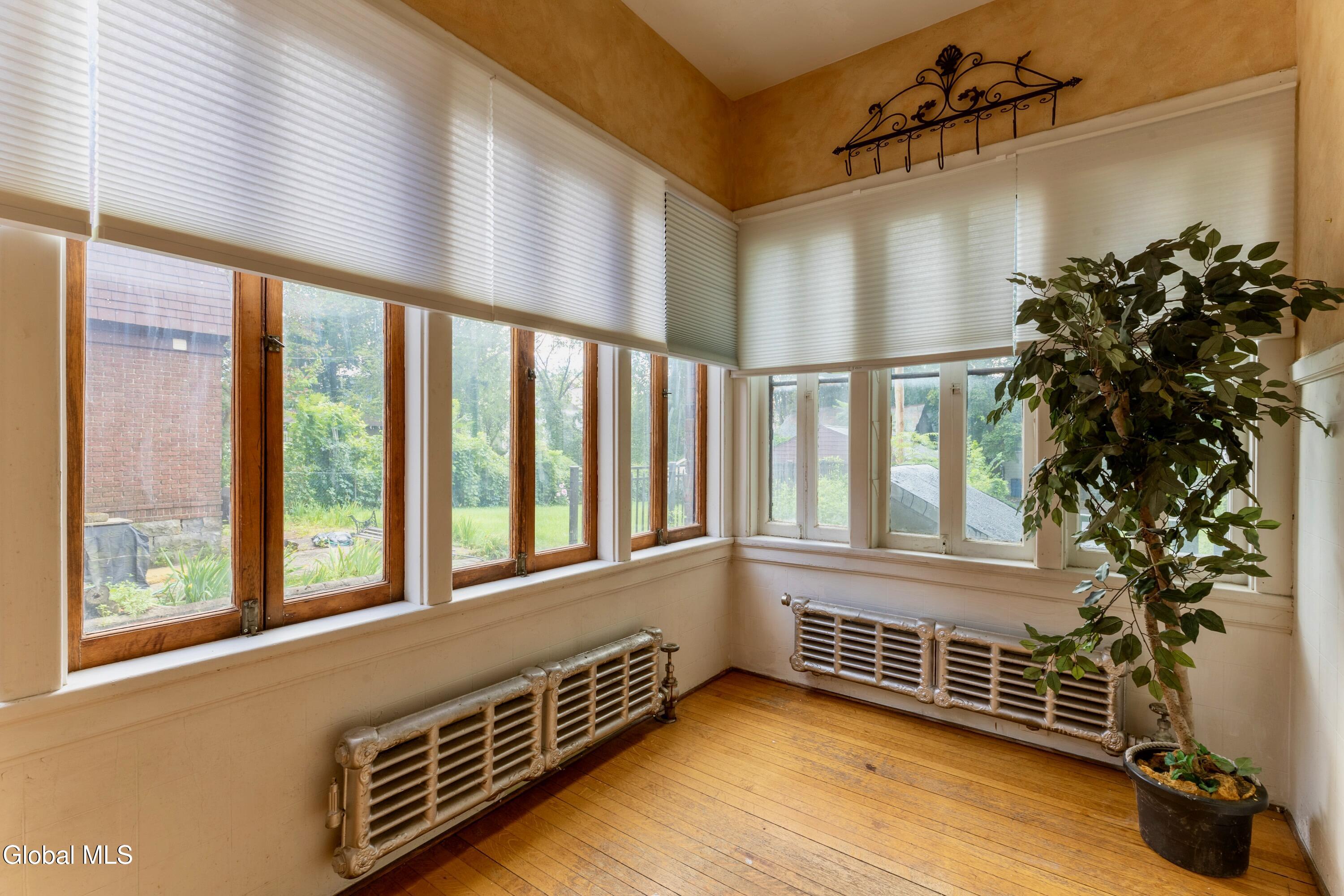 6 Morris Avenue Schenectady NY 12308
