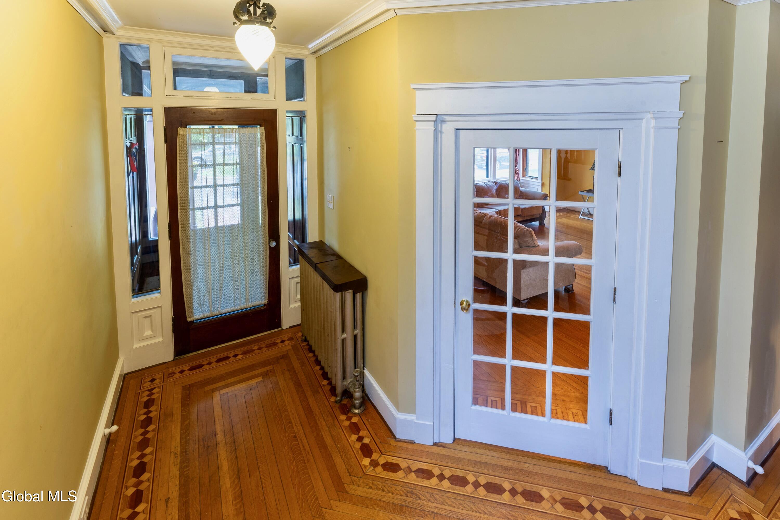 6 Morris Avenue Schenectady NY 12308