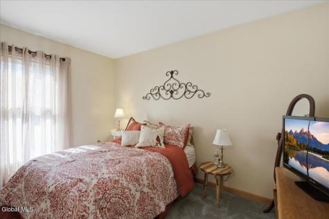 44 Cordell Road Colonie NY 12304