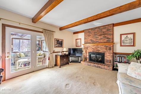 10 N Nottingham Way Clifton Park NY 12065