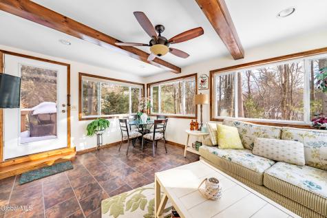 10 N Nottingham Way Clifton Park NY 12065