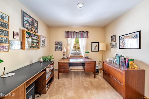 10 N Nottingham Way Clifton Park NY 12065