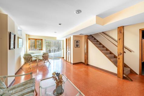 10 N Nottingham Way Clifton Park NY 12065