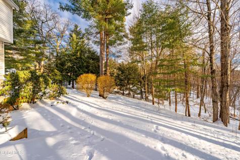 10 N Nottingham Way Clifton Park NY 12065