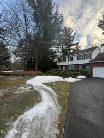 10 N Nottingham Way Clifton Park NY 12065