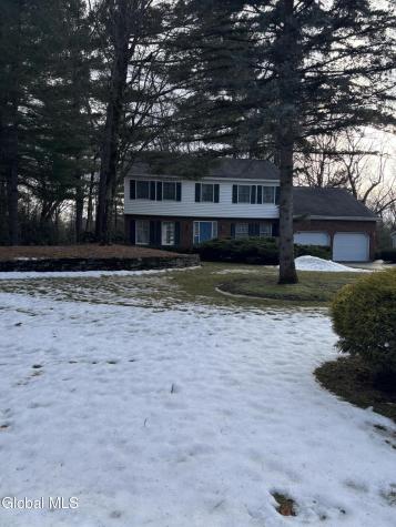 10 N Nottingham Way Clifton Park NY 12065