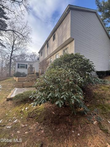 10 N Nottingham Way Clifton Park NY 12065