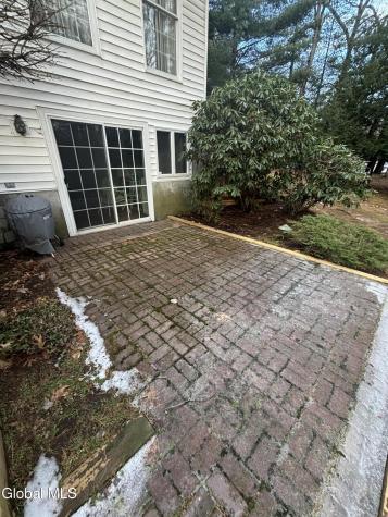 10 N Nottingham Way Clifton Park NY 12065