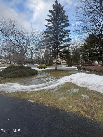 10 N Nottingham Way Clifton Park NY 12065