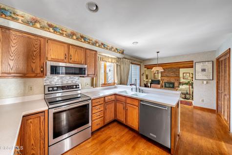 10 N Nottingham Way Clifton Park NY 12065