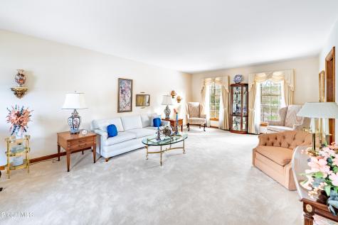 10 N Nottingham Way Clifton Park NY 12065