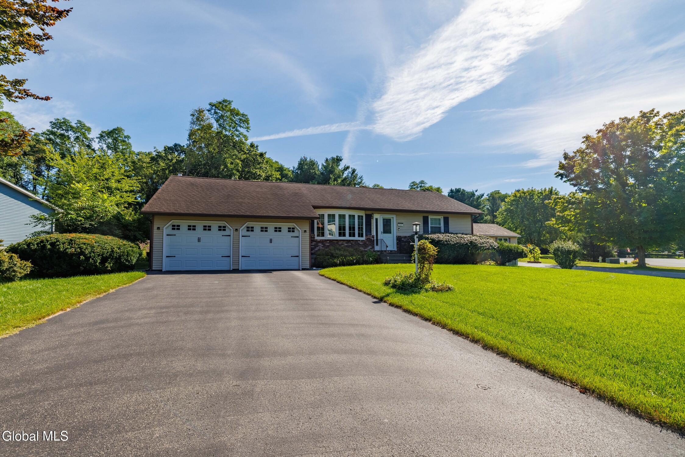 127 Sylvia Lane Schenectady NY 12306