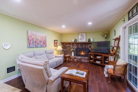 127 Sylvia Lane Schenectady NY 12306
