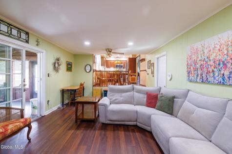 127 Sylvia Lane Schenectady NY 12306
