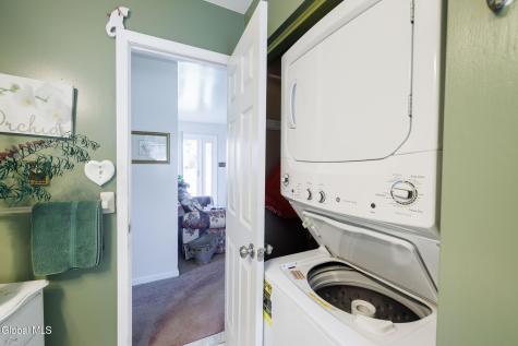 127 Sylvia Lane Schenectady NY 12306