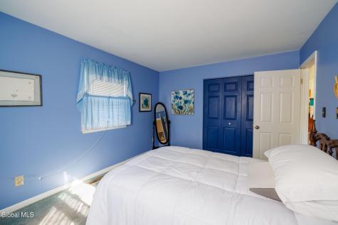127 Sylvia Lane Schenectady NY 12306