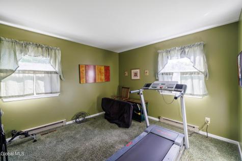 127 Sylvia Lane Schenectady NY 12306