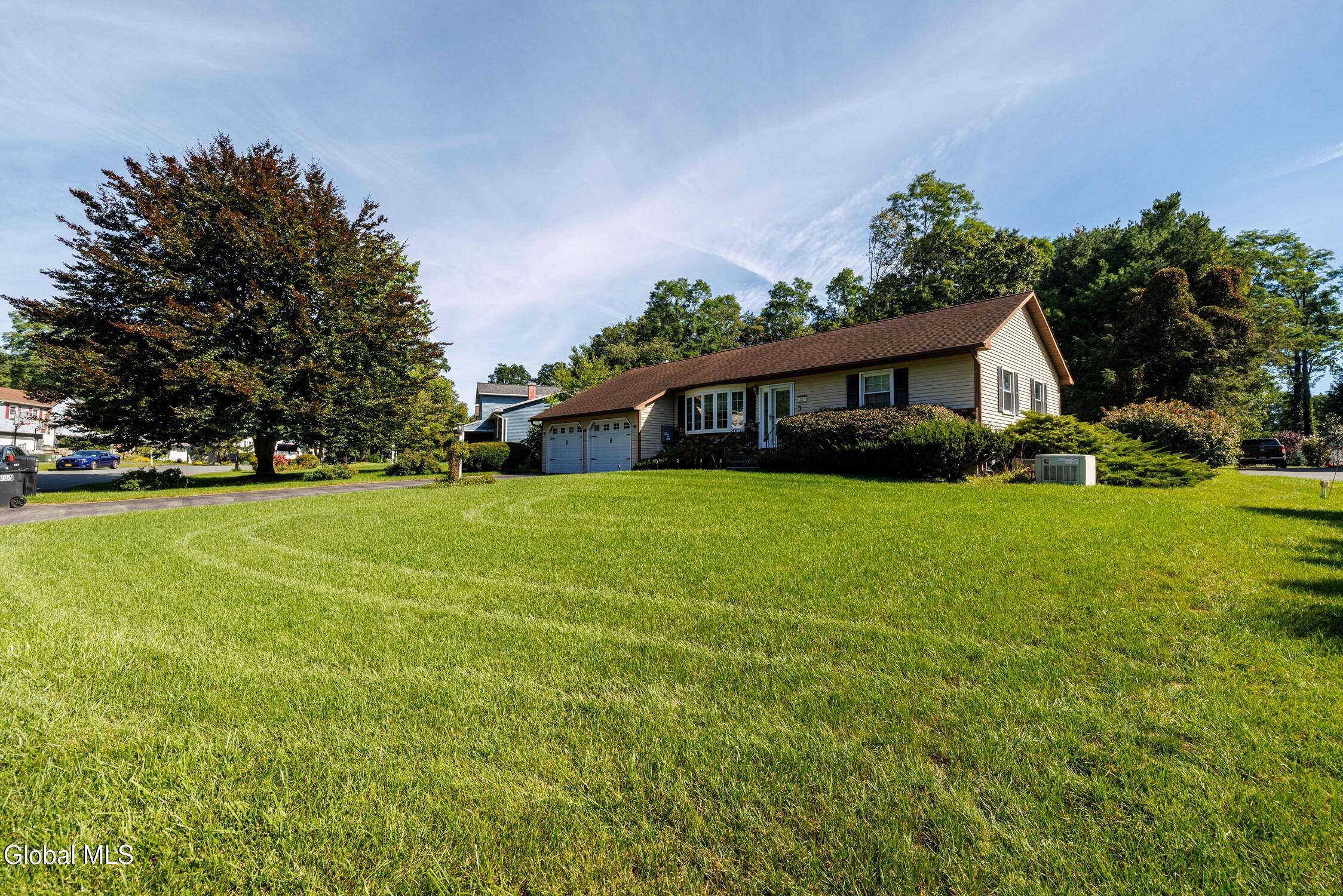 127 Sylvia Lane Schenectady NY 12306