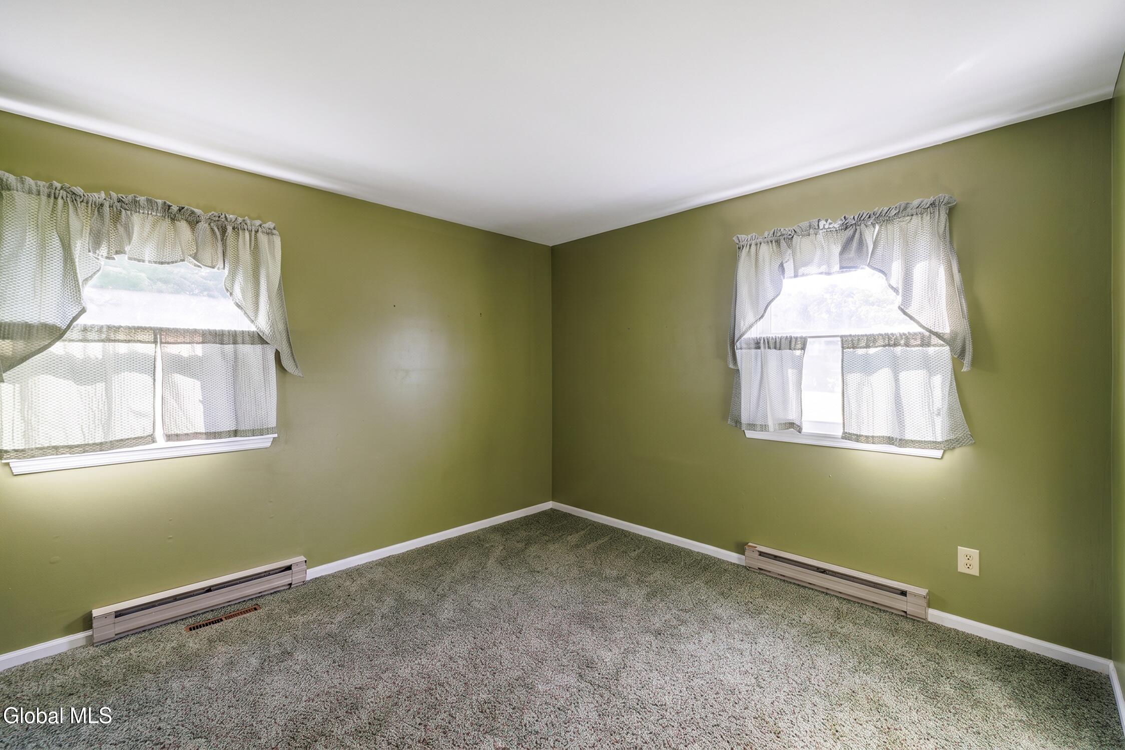 127 Sylvia Lane Schenectady NY 12306